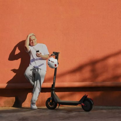 Električni romobil XIAOMI Electric Scooter 4 Lite (2nd Gen), autonomija do 25km, brzina 25km/h, kotači 10˝