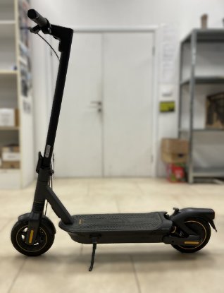 RABLJENI - Električni romobil SEGWAY Ninebot MAX G2 E, autonomija do 70km, brzina 25km/h, kotači 10˝, crni