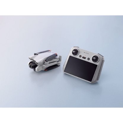 Dron DJI Mini 3 Fly More Combo, 4K kamera, 3-axis gimbal, vrijeme leta do 38min, upravljanje daljinskim upravljačem, bijeli