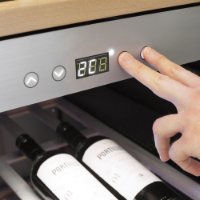 Hladnjak za vino CASO DESIGN WineSafe 12 Classic, za 12 boca, 52cm, energetski razred G, inox